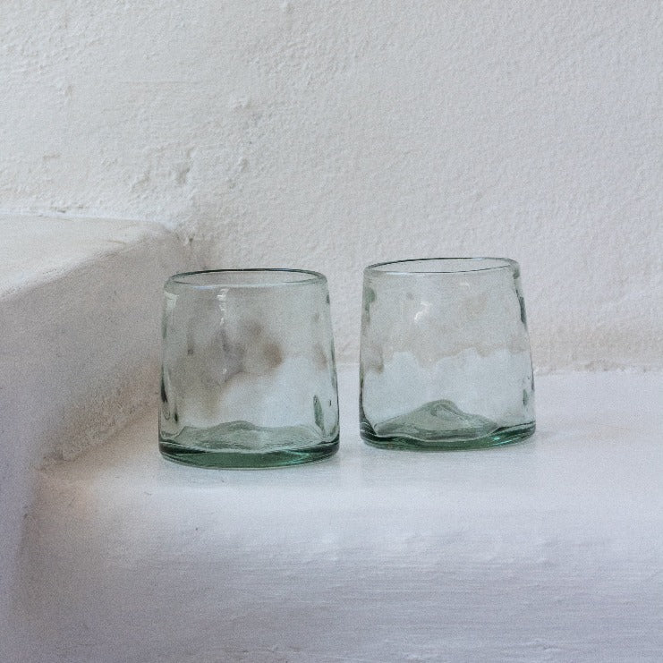 Vaso_óptico_de_vidrio_transparente_formas_orgánicas