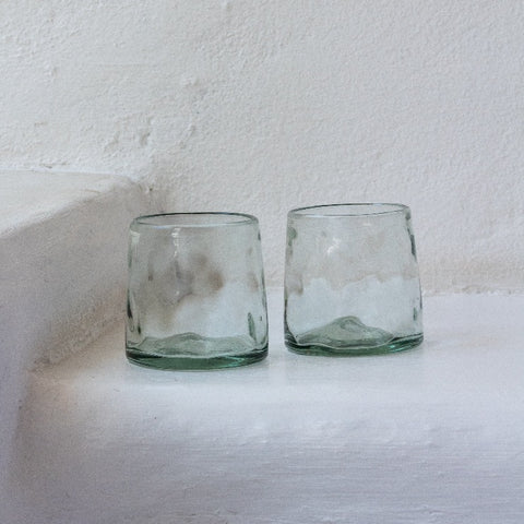 Vaso_óptico_de_vidrio_transparente_formas_orgánicas