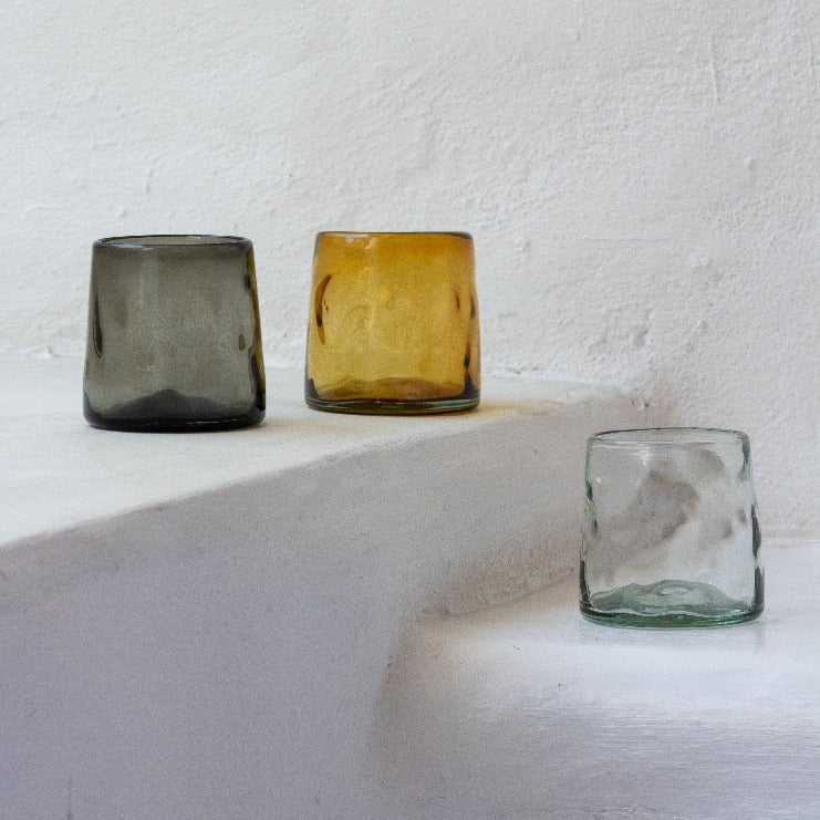 Vaso_óptico_de_vidrio_transparente_formas_orgánicas