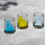 Vaso de vidrio soplado transparente con mancha amarilla  colección brochazo