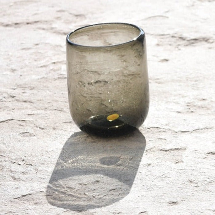 Vaso_de_vidrio_soplado_coleccion_KIIN_humo_punto_amarillo