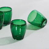 Vaso de vidrio reciclado barril amartillado verde jade