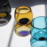 Vaso de vidrio soplado colección KIIN short wolis color ámbar con mancha cobalto