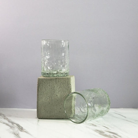 Vasos old fashioned de vidrio transparente con efecto craquelado